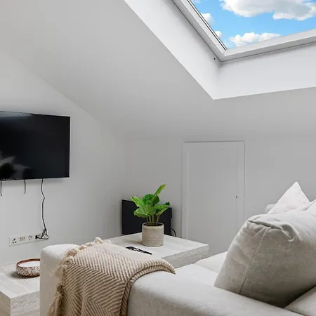 Quiet Area - Sun Terrace - Mountain Views Apartment
